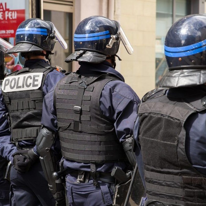 policier-en-maintien-de-l-ordre.jpg